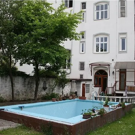 Sarkis Apartmán *